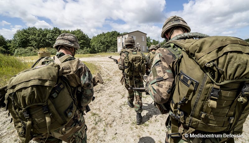 Oefening opleiding mariniers - Zoutkamp de Marnewaard
